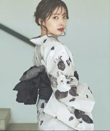 Dita 유카타 우츠츠노츠키
