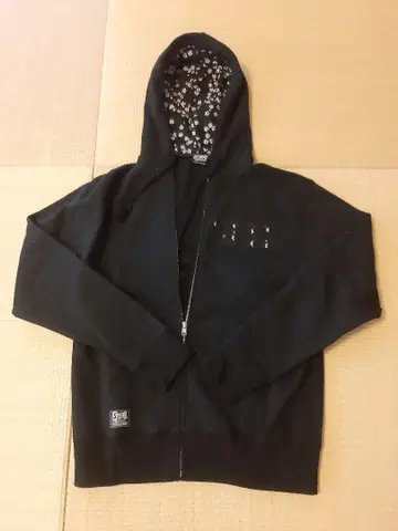 SLIP&CO 후드티