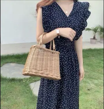 도트 무늬 프릴 슬리브리스 원피스