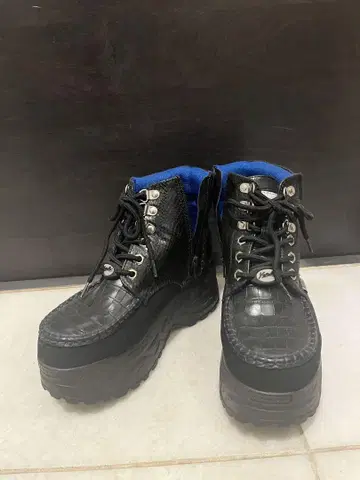 [최종 가격 11/3까지] 요스케 통굽 하이컷 스니커즈