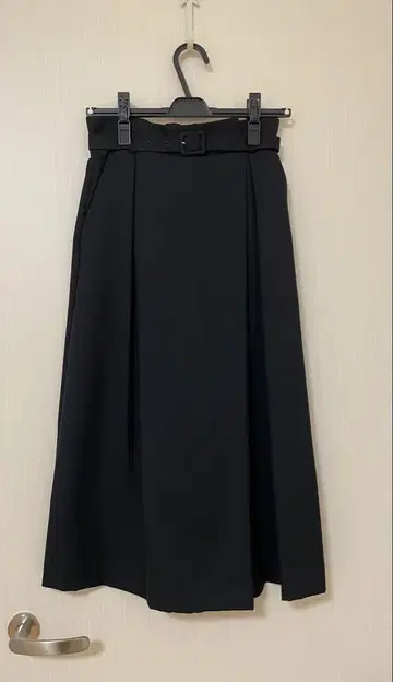 ANAYI 턱 플레어 팬츠