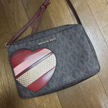 MICHAEL KORS 하트형 숄더백