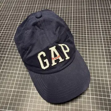 GAP 네이비 자수 로고 캡