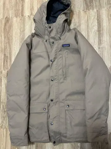 patagonia 베이지 다운 자켓