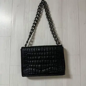 ZARA 체인 숄더백 크로커다일 엠보싱 더블 핸들 백