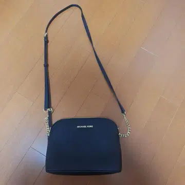 거의 새상품! MICHAEL KORS 블랙 숄더백