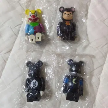 베어브릭 피규어 세트 4체