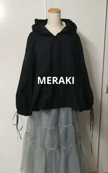 완판템! 택 포함 새상품 MERAKI 프릴 후드 페플럼 후드티 블랙