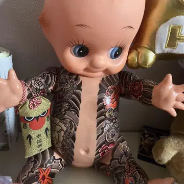 일본풍 타투 패턴 큐피 인형