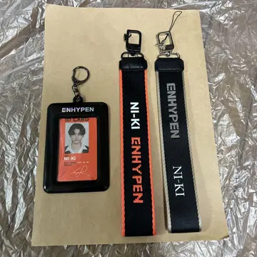 ENHYPEN 니키 ID 카드 & 멀티 스트랩