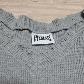 EVERLAST 그레이 V넥 슬리브리스 니트