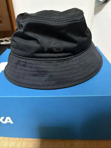 Y-3 블랙 버킷 햇