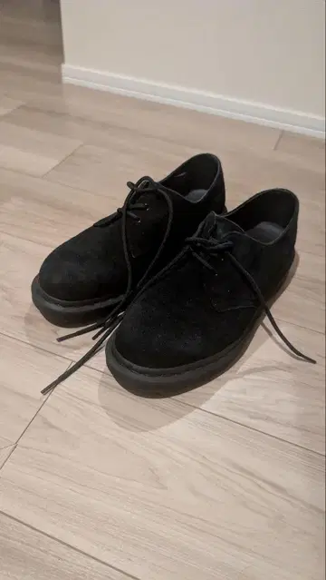 닥터마틴 3홀 블랙 스웨이드 신발