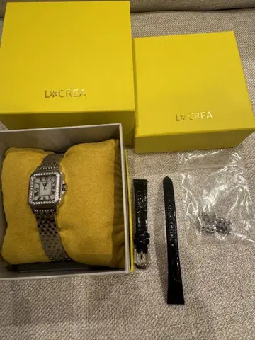 L'CREA 실버 스퀘어형 시계