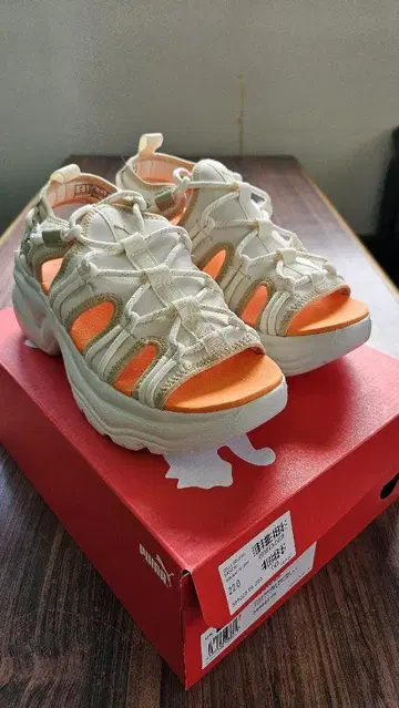 [ 가격 인하 ] PUMA 샌들 22cm