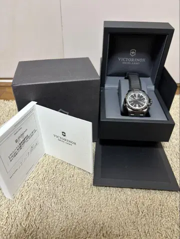 VICTORINOX 나이트 비전 블랙