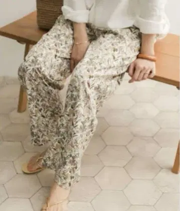 어반 리서치 도어즈 플라워 프린트 이지 팬츠