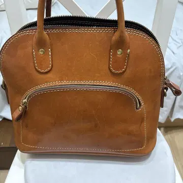 HERZ 브라운 가죽 핸드백