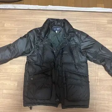 Armani Jeans 다운 자켓 M 블랙