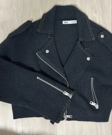 [ ZARA ] 네이비 니트 아우터 자켓 블루 숏 기장