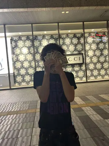 KEEP MY DEMON 블랙 T셔츠