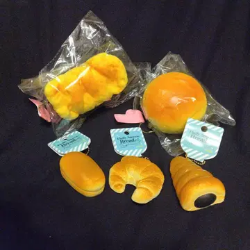 택 포함 새상품 스퀴즈 빵형 키링 세트