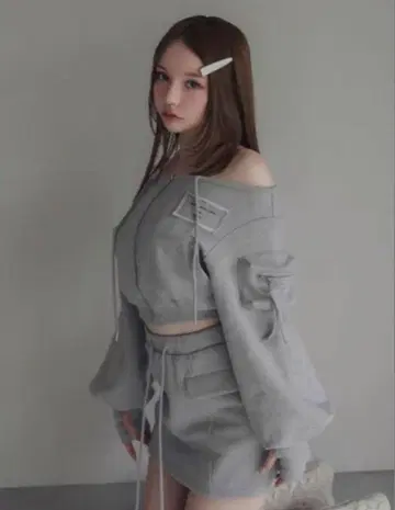 andmary Cherie offshoulder set up