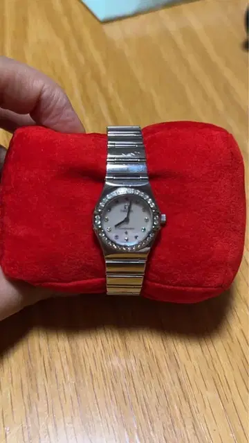OMEGA 스톤 부착 다이얼 시계