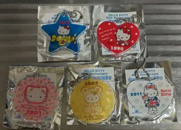 산리오 헬로키티 45주년 기념 노벨티 아크릴 키링