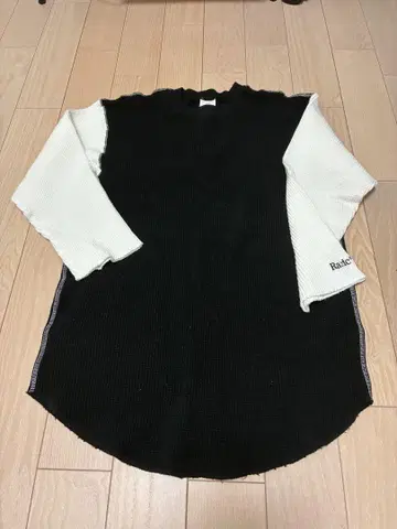 러프앤러기드 써멀 티셔츠 블랙 화이트