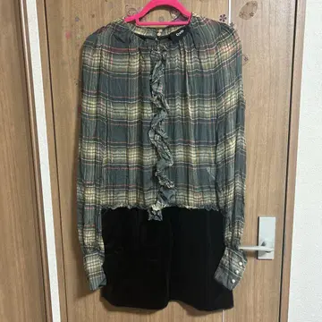 체크 무늬 프릴 원피스 D&G
