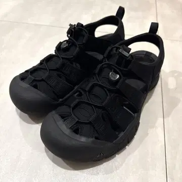 [새상품급] KEEN NEWPORT H2 트리플 블랙 27.5cm