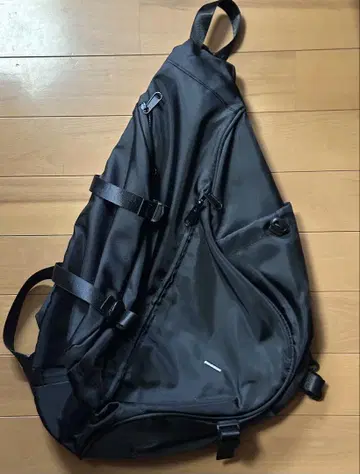 블랙 슬링백