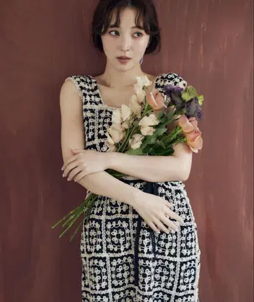 mysty woman 크로셰 롱 슬리브리스 원피스