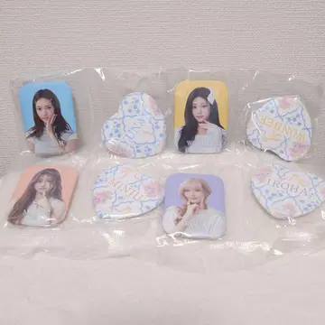 에니마이 복권 ILLIT D상 스퀘어 캔뱃지 & 하트 캔뱃지 세트