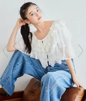 릴리 브라운 빈티지풍 레이스 블라우스