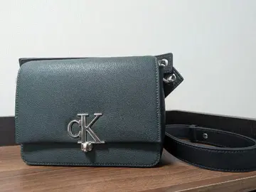 Calvin Klein Jeans 다크 그린 숄더백
