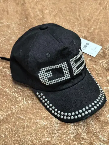 BEEDEN BD STUDS DAMAGE CAP 블랙 25SS 신상