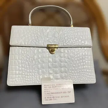 화이트 크로커다일풍 핸드백
