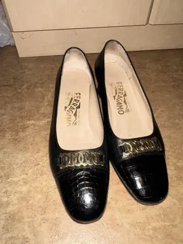 Ferragamo 블랙 펌프스 하이힐 약 5cm