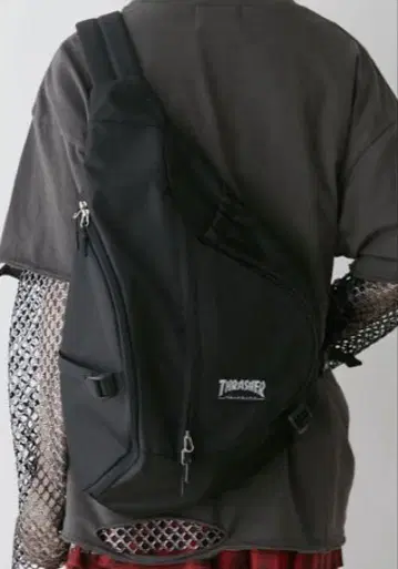 jouetie [ 별주 ] THRASHER 크로스 바디 BAG