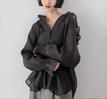 프릴 후드 셔츠 로리즈팜 미사용 새상품 이번 시즌 신상