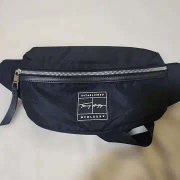 Tommy Hilfiger 바디백 네이비