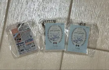 나루미야 폼폼넷 엔젤 블루 아크릴 키링