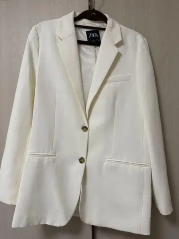 ZARA 화이트 자켓