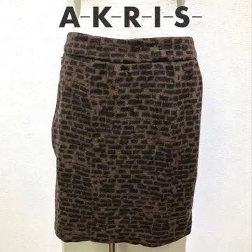 AKRIS 아크리스 울 무릎 기장 타이트 스커트 지퍼 포켓