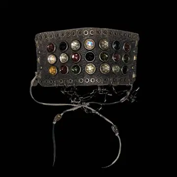 [ Gunda ] 초기 Rhinestone Skull Bracelet