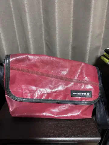 FREITAG SURF SIDE6 메신저 백 빨간색