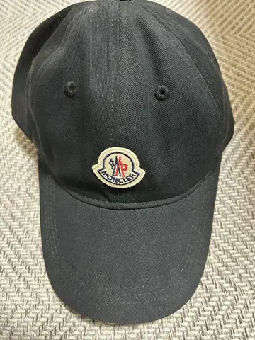 MONCLER 블랙 캡