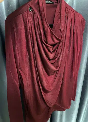 토네이도 마트 버건디 드레이프 넥 긴팔 티셔츠 라메 믹스